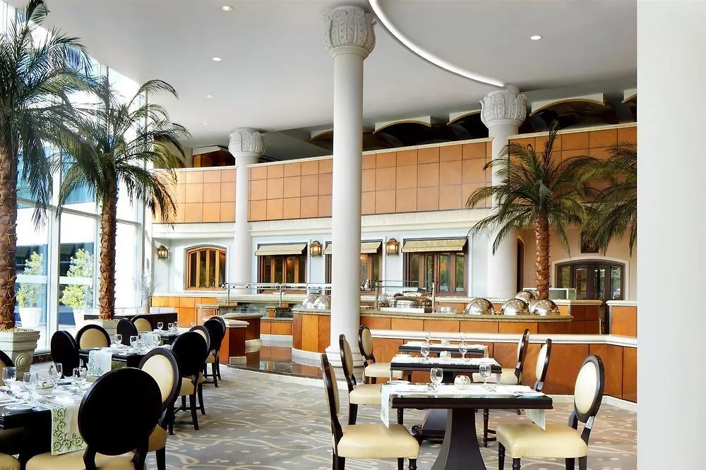 Sheraton Jumeirah Beach Resort Dubai 5*,